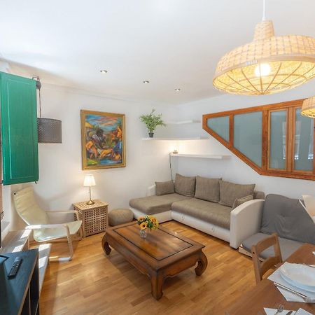Tuapartamento Centro Estafeta Deluxe Apartment Пампона Екстериор снимка