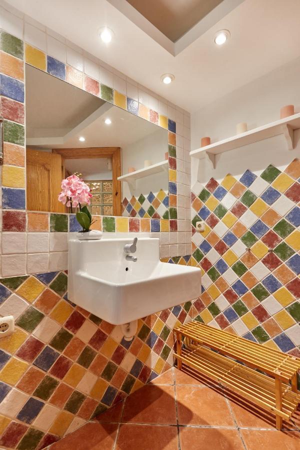 Tuapartamento Centro Estafeta Deluxe Apartment Пампона Екстериор снимка