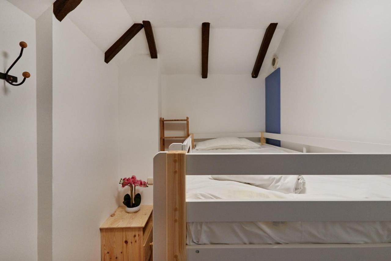Tuapartamento Centro Estafeta Deluxe Apartment Пампона Екстериор снимка